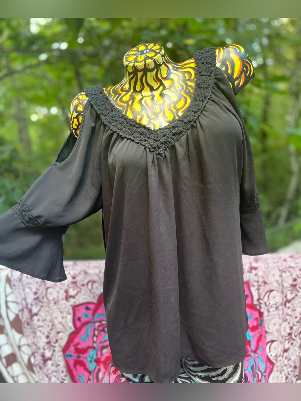 Charming Charlie Women's Black Cold-Shoulder Crochet Trim Top